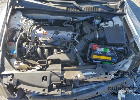 2011 Honda Accord Se z USA, uszkodzony, nr VIN 1HGCP2F65BA047281